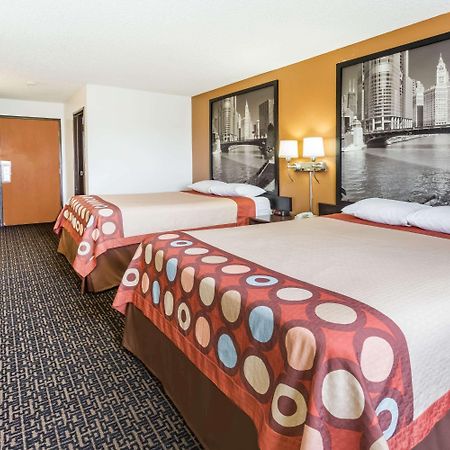 Super 8 By Wyndham Dixon Motel Bagian luar foto