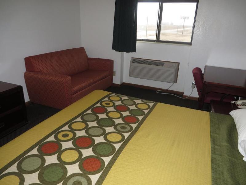 Super 8 By Wyndham Dixon Motel Bagian luar foto