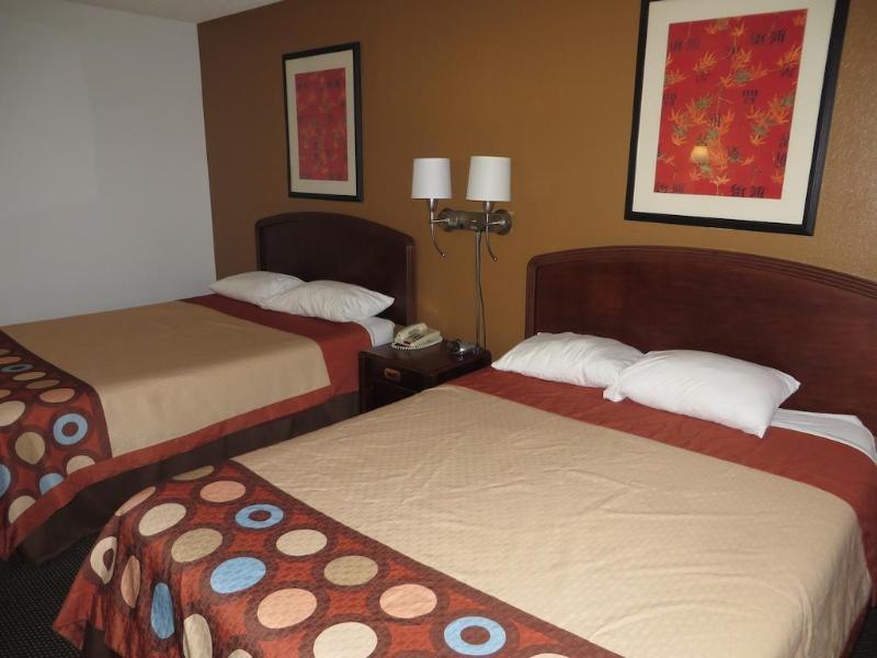 Super 8 By Wyndham Dixon Motel Bagian luar foto