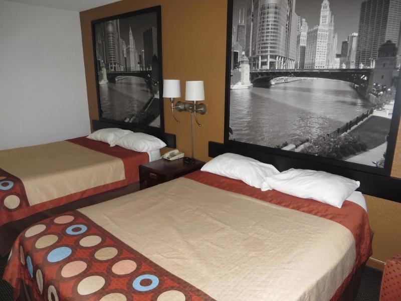 Super 8 By Wyndham Dixon Motel Bagian luar foto