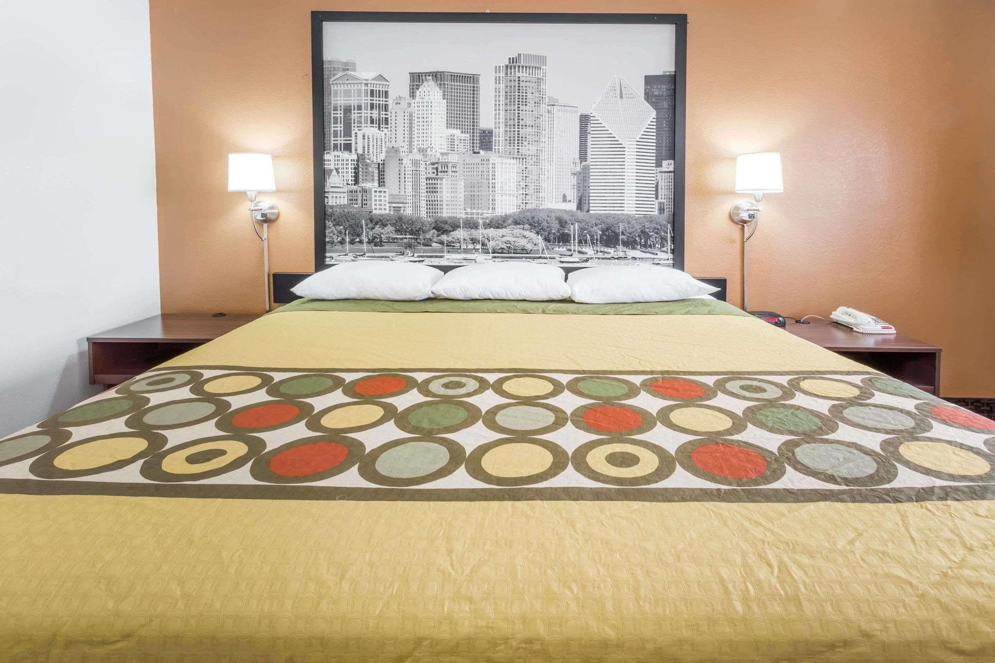 Super 8 By Wyndham Dixon Motel Bagian luar foto