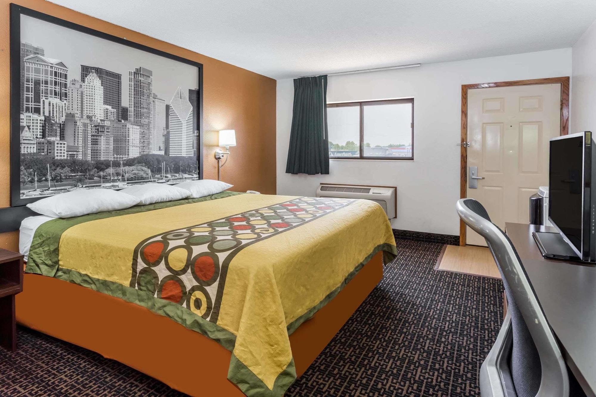 Super 8 By Wyndham Dixon Motel Bagian luar foto